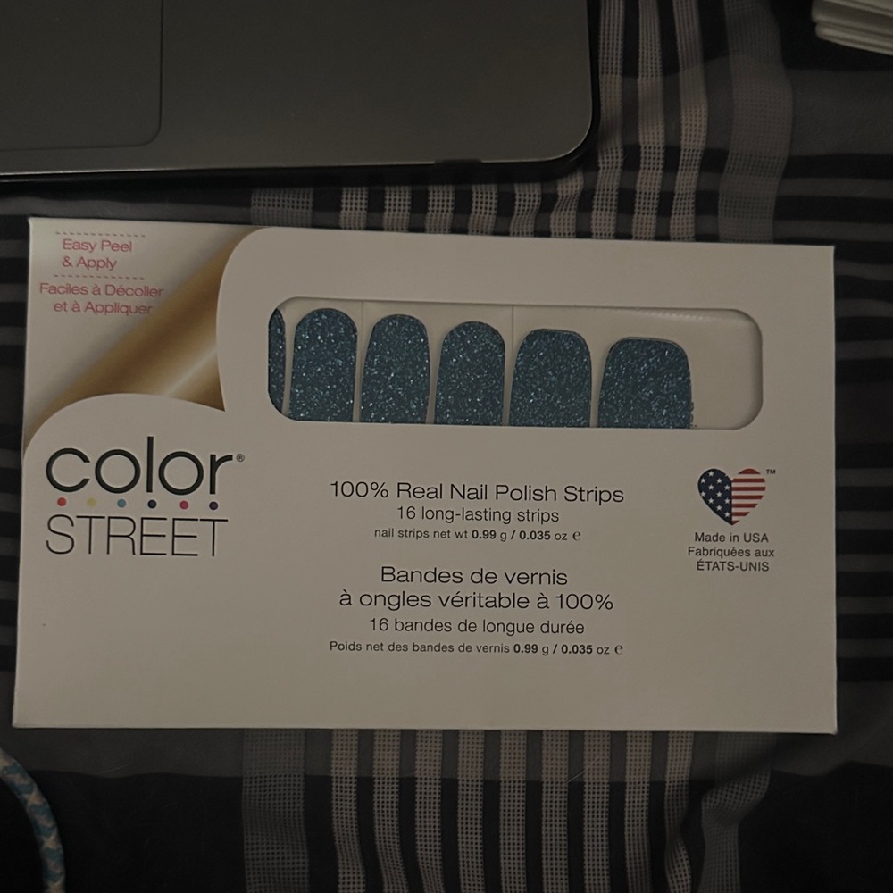 Color Street Sparkling Blue Nail Strips